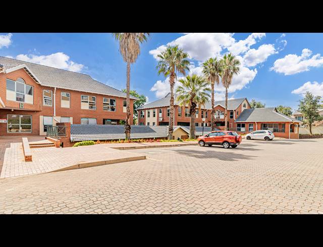 212M² OFFICE TO LET IN FERNDALE